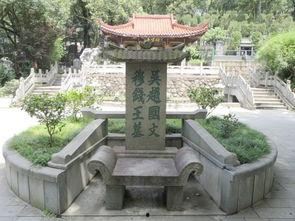 墓土吃瓜亭子,亭子里的历史回响 第1张 墓土吃瓜亭子,亭子里的历史回响 第1张